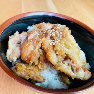 切って焼いてご飯にどーん！タレにトリコ！トリ丼！